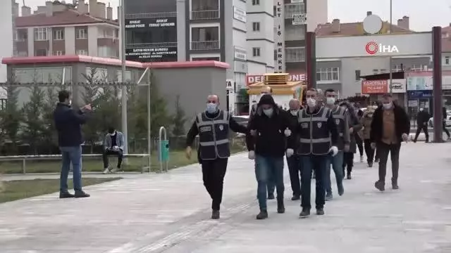 Niğde'de fuhuş operasyonu: 3'ü yabancı uyruklu 5 gözaltı Niğde'de fuhuş operasyonu: 3'ü yabancı uyruklu 5 gözaltı