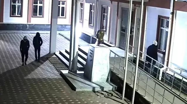 Okul kantininden hırsızlık kamerada Okul kantininden hırsızlık kamerada