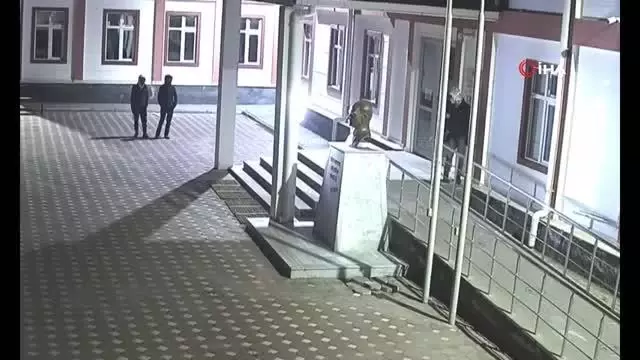 Okul kantininden hırsızlık kamerada Okul kantininden hırsızlık kamerada