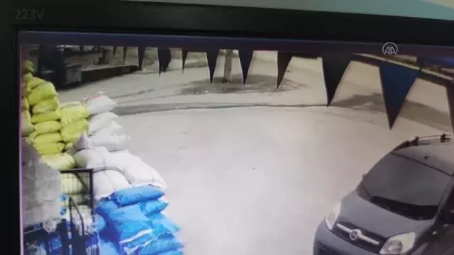 Otomobil ile elektrikli bisiklet çarpıştı: 2 yaralı Otomobil ile elektrikli bisiklet çarpıştı: 2 yaralı