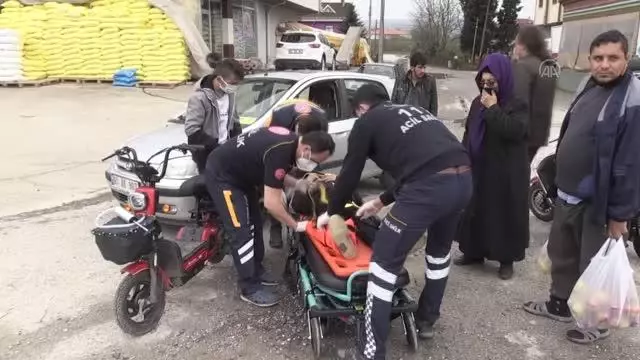 Otomobil ile elektrikli bisiklet çarpıştı: 2 yaralı Otomobil ile elektrikli bisiklet çarpıştı: 2 yaralı