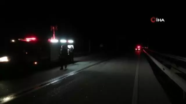 Son dakika haberi! Otomobil kamyona arkadan çarptı: 1 ölü, 2 yaralı Son dakika haberi! Otomobil kamyona arkadan çarptı: 1 ölü, 2 yaralı