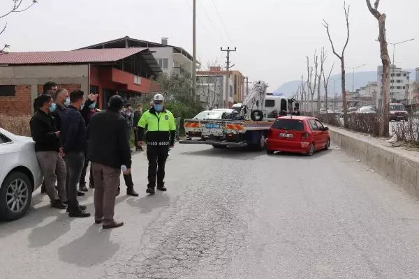 Otomobil, yan yoldaki yolcu minibüsüne çarptı: 7 yaralı Otomobil, yan yoldaki yolcu minibüsüne çarptı: 7 yaralı