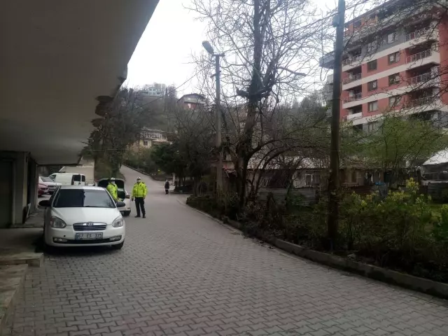 Otomobil yayaya çarptı: 1 yaralı Otomobil yayaya çarptı: 1 yaralı