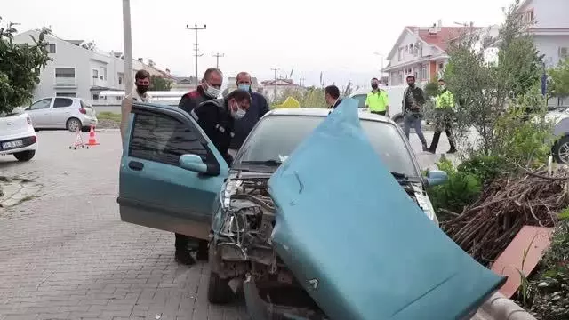 Otomobille çarpışan motosikletteki 2 kişi yaralandı Otomobille çarpışan motosikletteki 2 kişi yaralandı