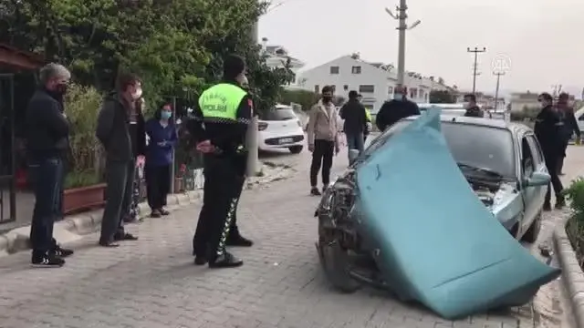 Otomobille çarpışan motosikletteki 2 kişi yaralandı Otomobille çarpışan motosikletteki 2 kişi yaralandı