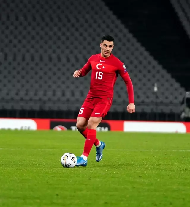 Ozan Kabak: 'Finalin İstanbul'da olması beni motive ediyor' Ozan Kabak: 'Finalin İstanbul'da olması beni motive ediyor'