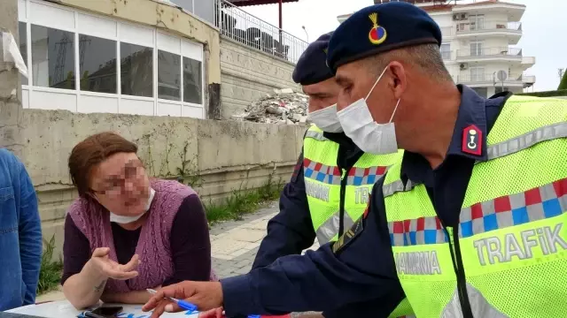 (ÖZEL)Park halindeki araca çarpan kadın sürücü 'Kronik astımım' dedi, 2.47 promil alkollü çıktı (ÖZEL)Park halindeki araca çarpan kadın sürücü 'Kronik astımım' dedi, 2.47 promil alkollü çıktı