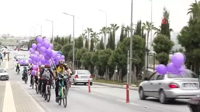 Pedalları kanser hastaları için çevirdiler, gökyüzüne mor balonlar uçurdular Pedalları kanser hastaları için çevirdiler, gökyüzüne mor balonlar uçurdular