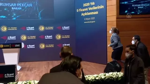 Son dakika haber... Pekcan: 'Türkiye şimdiden küresel ölçekte hızla büyüyen e-ticaret ve e-ihracat pazarlarında vardır ve güçlü biçimde olmaya devam edecektir' Son dakika haber... Pekcan: 'Türkiye şimdiden küresel ölçekte hızla büyüyen e-ticaret ve e-ihracat pazarlarında vardır ve güçlü biçimde olmaya devam edecektir'