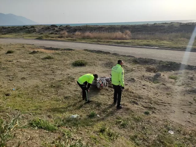 Son dakika haberi: Polisin 'dur' ihtarına uymadı motosikleti bırakıp kaçtı Son dakika haberi: Polisin 'dur' ihtarına uymadı motosikleti bırakıp kaçtı