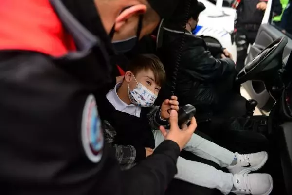 Son dakika haberleri... Polisin operasyon araçları bu kez engelli çocuklar için çalıştı Son dakika haberleri... Polisin operasyon araçları bu kez engelli çocuklar için çalıştı