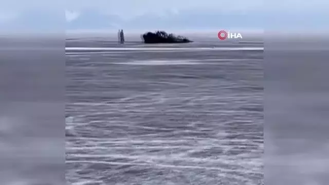 - Rusya'da 2 askeri kamyon Baykal Gölü'ne gömüldü - Rusya'da 2 askeri kamyon Baykal Gölü'ne gömüldü