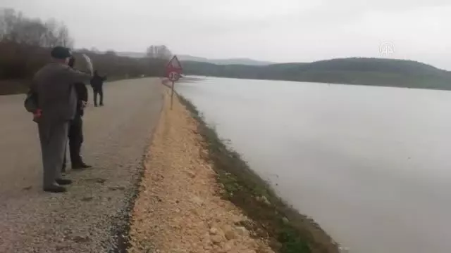 Drone - Sağanak nedeniyle yaklaşık 35 bin dönüm tarım arazisi su altında kaldı Drone - Sağanak nedeniyle yaklaşık 35 bin dönüm tarım arazisi su altında kaldı