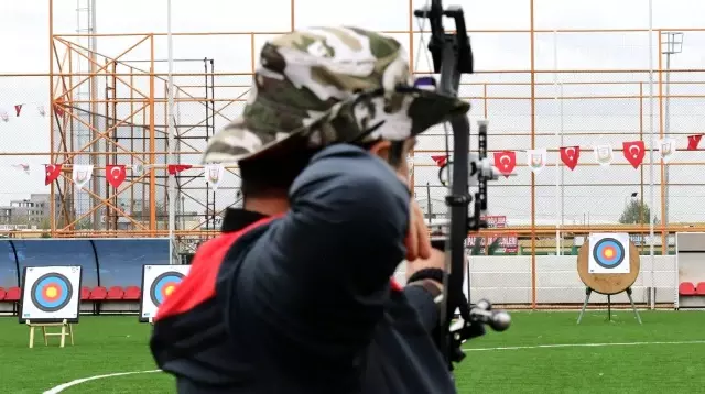 Şanlıurfa'da ata sporu okçuluk turnuvası Şanlıurfa'da ata sporu okçuluk turnuvası