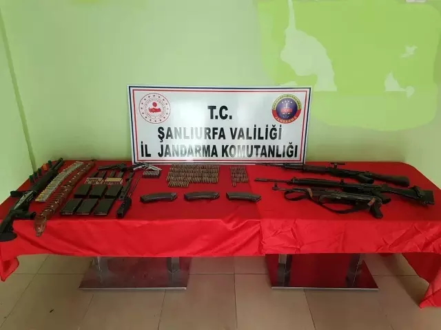 Şanlıurfa'da toprağa gömülü ve ahırda uzun namlulu silahlar ele geçirildi Şanlıurfa'da toprağa gömülü ve ahırda uzun namlulu silahlar ele geçirildi
