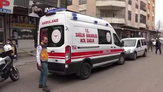 ŞANLIURFA - Siverek'te silahlı kavga: 1 ölü, 1 yaralı ŞANLIURFA - Siverek'te silahlı kavga: 1 ölü, 1 yaralı