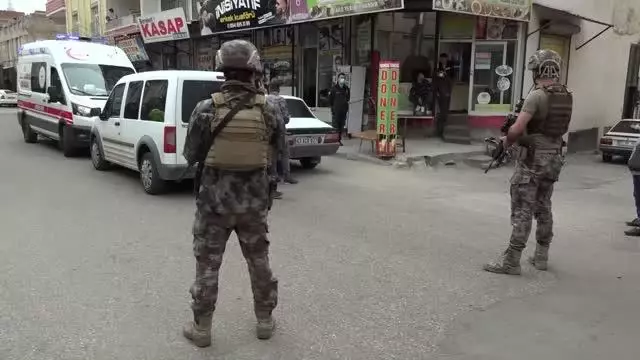 ŞANLIURFA - Siverek'te silahlı kavga: 1 ölü, 1 yaralı ŞANLIURFA - Siverek'te silahlı kavga: 1 ölü, 1 yaralı