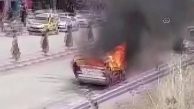 Seyir halindeki otomobil yandı Seyir halindeki otomobil yandı