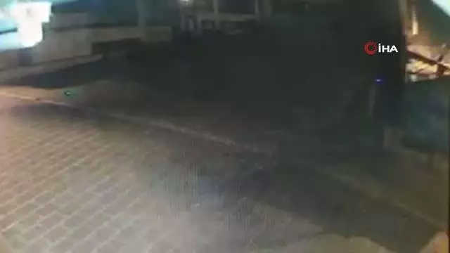 Simitçinin ekmek teknesini böyle kundakladı Simitçinin ekmek teknesini böyle kundakladı