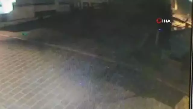 Simitçinin ekmek teknesini böyle kundakladı Simitçinin ekmek teknesini böyle kundakladı