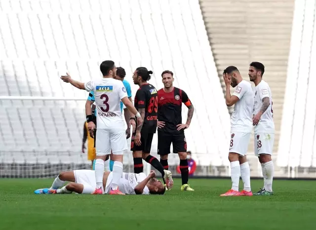 Süper Lig: Fatih Karagümrük: 0 Atakaş Hatayspor: 0 (İlk yarı) Süper Lig: Fatih Karagümrük: 0 Atakaş Hatayspor: 0 (İlk yarı)
