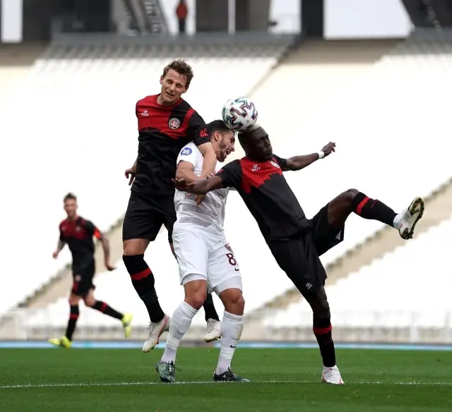 Süper Lig: Fatih Karagümrük: 0 Atakaş Hatayspor: 0 (İlk yarı) Süper Lig: Fatih Karagümrük: 0 Atakaş Hatayspor: 0 (İlk yarı)