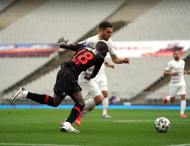 Süper Lig: Fatih Karagümrük: 0 Atakaş Hatayspor: 0 (İlk yarı) Süper Lig: Fatih Karagümrük: 0 Atakaş Hatayspor: 0 (İlk yarı)