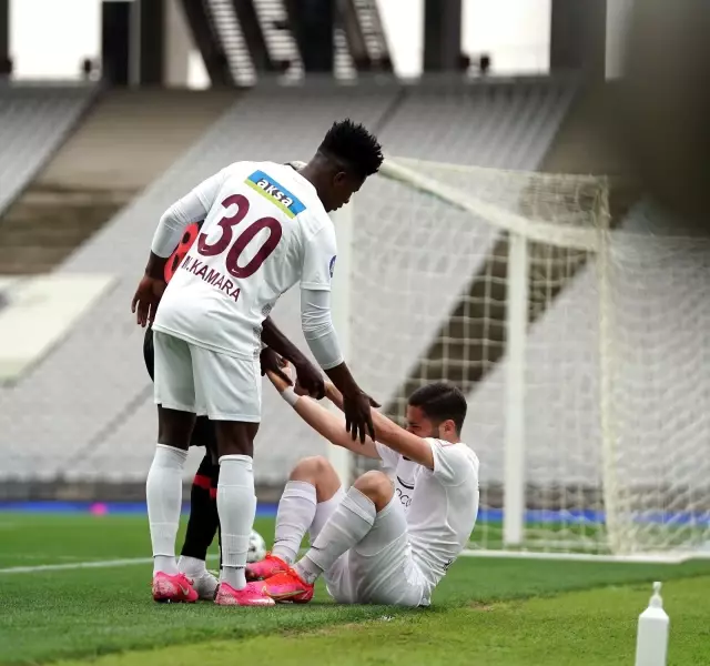 Süper Lig: Fatih Karagümrük: 0 Atakaş Hatayspor: 0 (İlk yarı) Süper Lig: Fatih Karagümrük: 0 Atakaş Hatayspor: 0 (İlk yarı)