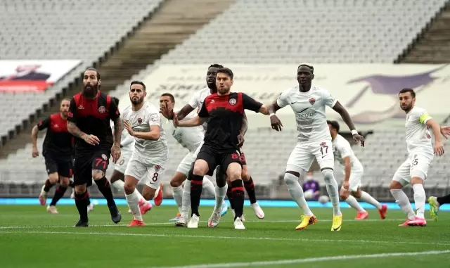 Süper Lig: Fatih Karagümrük: 0 Atakaş Hatayspor: 0 (İlk yarı) Süper Lig: Fatih Karagümrük: 0 Atakaş Hatayspor: 0 (İlk yarı)