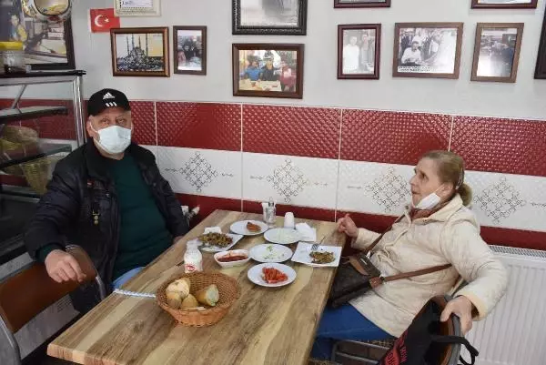 ŞANLIURFA TAVA VE ŞİŞ CİĞER LEZZETLİ TARTIŞMALARINA EDİRNE VE ŞANLIURFALI USTALAR KATILDI ŞANLIURFA TAVA VE ŞİŞ CİĞER LEZZETLİ TARTIŞMALARINA EDİRNE VE ŞANLIURFALI USTALAR KATILDI