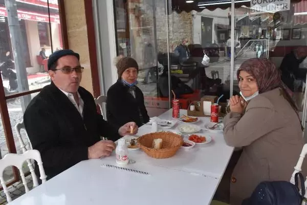 ŞANLIURFA TAVA VE ŞİŞ CİĞER LEZZETLİ TARTIŞMALARINA EDİRNE VE ŞANLIURFALI USTALAR KATILDI ŞANLIURFA TAVA VE ŞİŞ CİĞER LEZZETLİ TARTIŞMALARINA EDİRNE VE ŞANLIURFALI USTALAR KATILDI