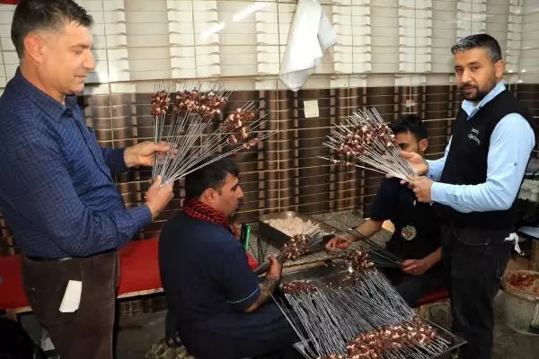 ŞANLIURFA TAVA VE ŞİŞ CİĞER LEZZETLİ TARTIŞMALARINA EDİRNE VE ŞANLIURFALI USTALAR KATILDI ŞANLIURFA TAVA VE ŞİŞ CİĞER LEZZETLİ TARTIŞMALARINA EDİRNE VE ŞANLIURFALI USTALAR KATILDI