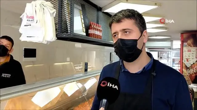 Tavuk kanadı fiyatlarındaki artış esnafı da endişelendiriyor Tavuk kanadı fiyatlarındaki artış esnafı da endişelendiriyor