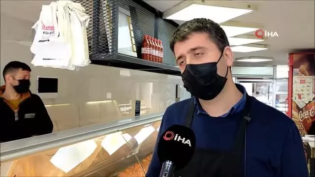 Tavuk kanadı fiyatlarındaki artış esnafı da endişelendiriyor Tavuk kanadı fiyatlarındaki artış esnafı da endişelendiriyor
