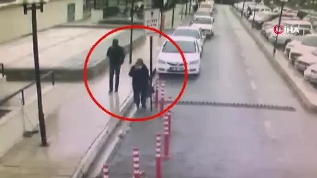 Son dakika... Telefon dolandırıcılarına inandı, 100 kilometreyi ticari taksiyle gelip 350 bin TL kaptırdı Son dakika... Telefon dolandırıcılarına inandı, 100 kilometreyi ticari taksiyle gelip 350 bin TL kaptırdı