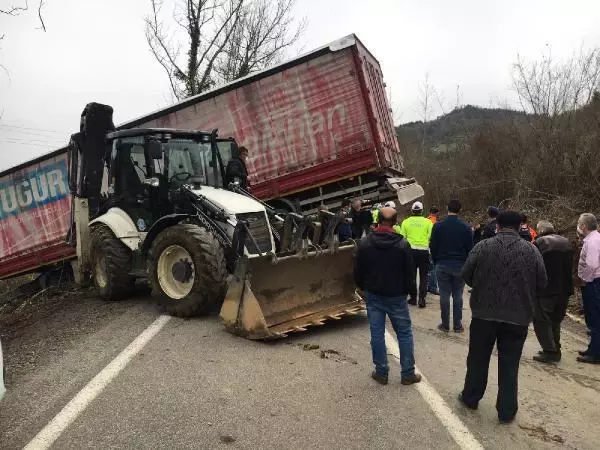 BARTIN TIR YOLDA ASKIDA KALDI BARTIN TIR YOLDA ASKIDA KALDI