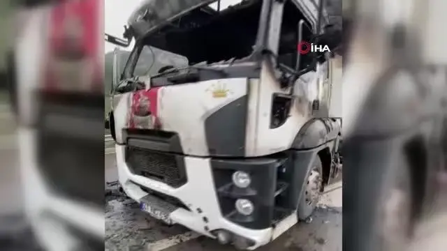 Tır sürücü canını son anda alevlerden kurtardı Tır sürücü canını son anda alevlerden kurtardı