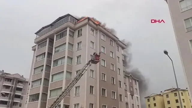Son dakika haberi: TOKAT'TA ÇATI YANGINI Son dakika haberi: TOKAT'TA ÇATI YANGINI