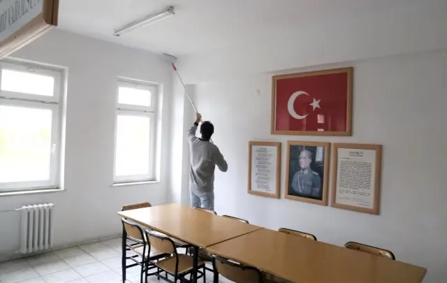 Turgutlu'da mahallelerin ihtiyaçları doğrultusunda çalışmalar yapılıyor Turgutlu'da mahallelerin ihtiyaçları doğrultusunda çalışmalar yapılıyor