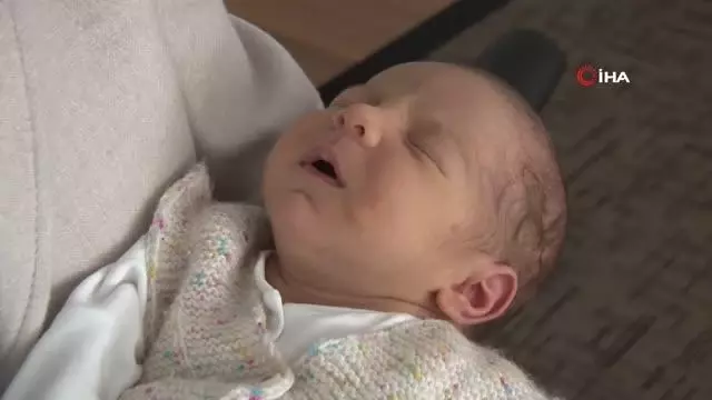 Türkiye'de bir ilk: Annesi hamileyken aşılanan bebek antikorlu doğdu Türkiye'de bir ilk: Annesi hamileyken aşılanan bebek antikorlu doğdu