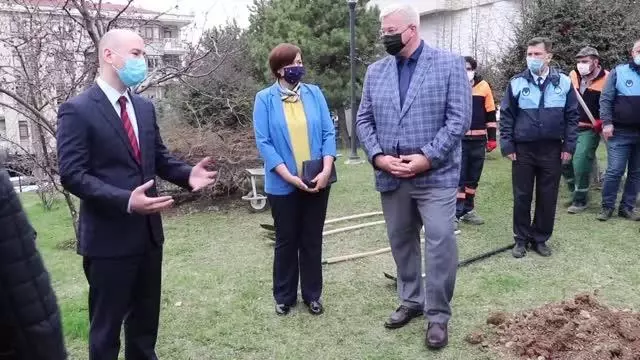 Ukrayna'nın Ankara Büyükelçisi Sybiha, fidan dikme etkinliğine katıldı Ukrayna'nın Ankara Büyükelçisi Sybiha, fidan dikme etkinliğine katıldı