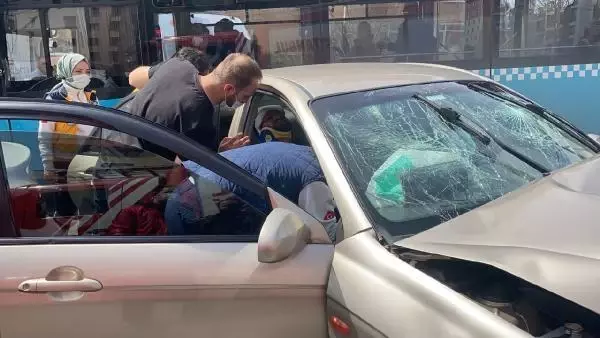 Son dakika haberleri | ÜMRANİYE'DE 2 OTOMOBİL ÇARPIŞTI; BİR KİŞİNİN YARALANDIĞI KAZA KAMERADA Son dakika haberleri | ÜMRANİYE'DE 2 OTOMOBİL ÇARPIŞTI; BİR KİŞİNİN YARALANDIĞI KAZA KAMERADA