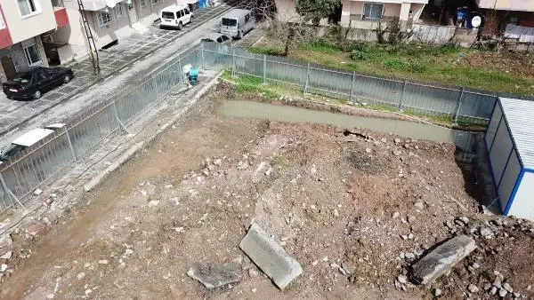 ÜMRANİYE'DE CAMİ İNŞAATINDA İŞÇİLER HAVAN TOPU MERMİSİ BULDU ÜMRANİYE'DE CAMİ İNŞAATINDA İŞÇİLER HAVAN TOPU MERMİSİ BULDU