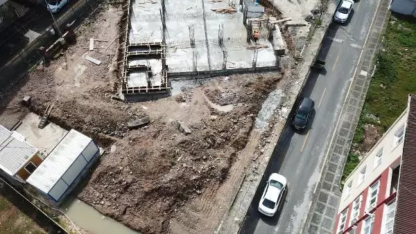 ÜMRANİYE'DE CAMİ İNŞAATINDA İŞÇİLER HAVAN TOPU MERMİSİ BULDU ÜMRANİYE'DE CAMİ İNŞAATINDA İŞÇİLER HAVAN TOPU MERMİSİ BULDU