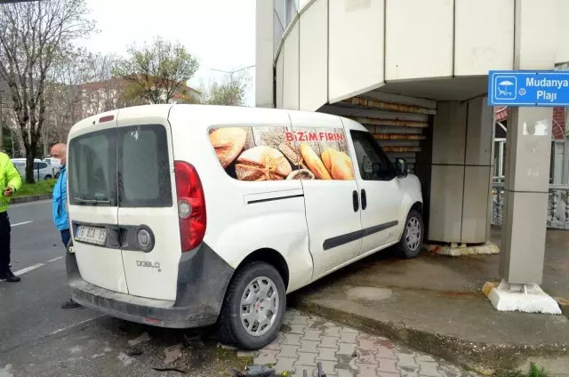 Kuralları ihlal etti, üst geçidin altına girerek durabildi Kuralları ihlal etti, üst geçidin altına girerek durabildi
