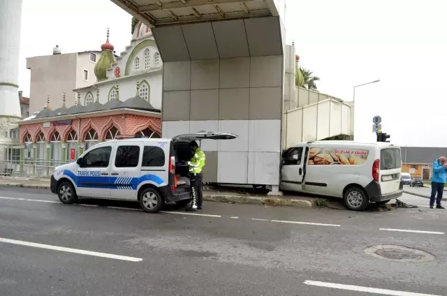 Kuralları ihlal etti, üst geçidin altına girerek durabildi Kuralları ihlal etti, üst geçidin altına girerek durabildi