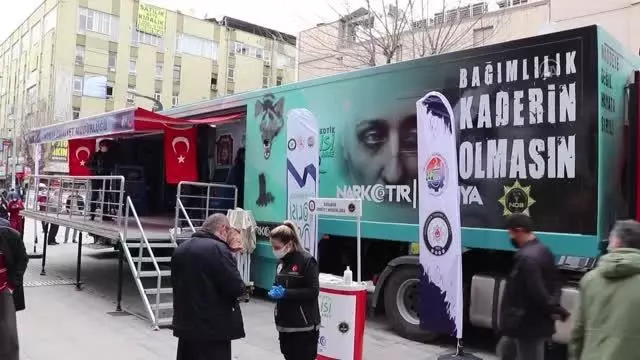 Uyuşturucunun zararlarının anlatıldığı 'Narko TIR' hizmete sunuldu Uyuşturucunun zararlarının anlatıldığı 'Narko TIR' hizmete sunuldu