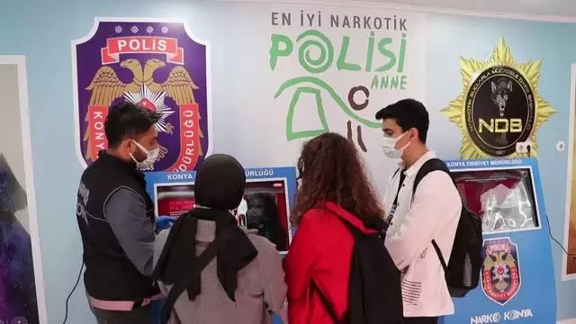 Uyuşturucunun zararlarının anlatıldığı 'Narko TIR' hizmete sunuldu Uyuşturucunun zararlarının anlatıldığı 'Narko TIR' hizmete sunuldu