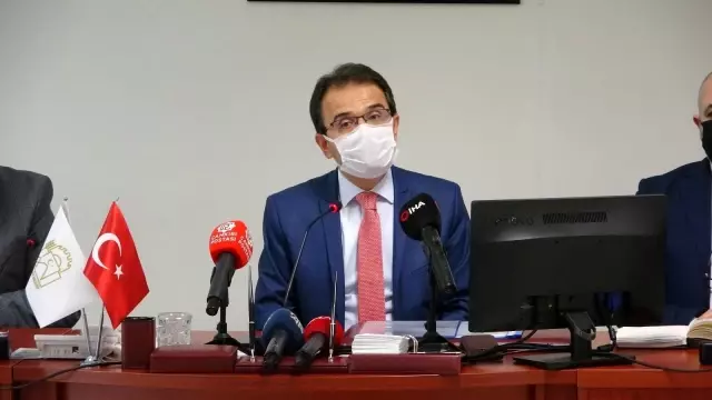 Vali Ayaz, aşılanan 65 yaş üstünde kovid-19 kayıplarının düştüğünü, gençlerde ise arttığını söyledi Vali Ayaz, aşılanan 65 yaş üstünde kovid-19 kayıplarının düştüğünü, gençlerde ise arttığını söyledi